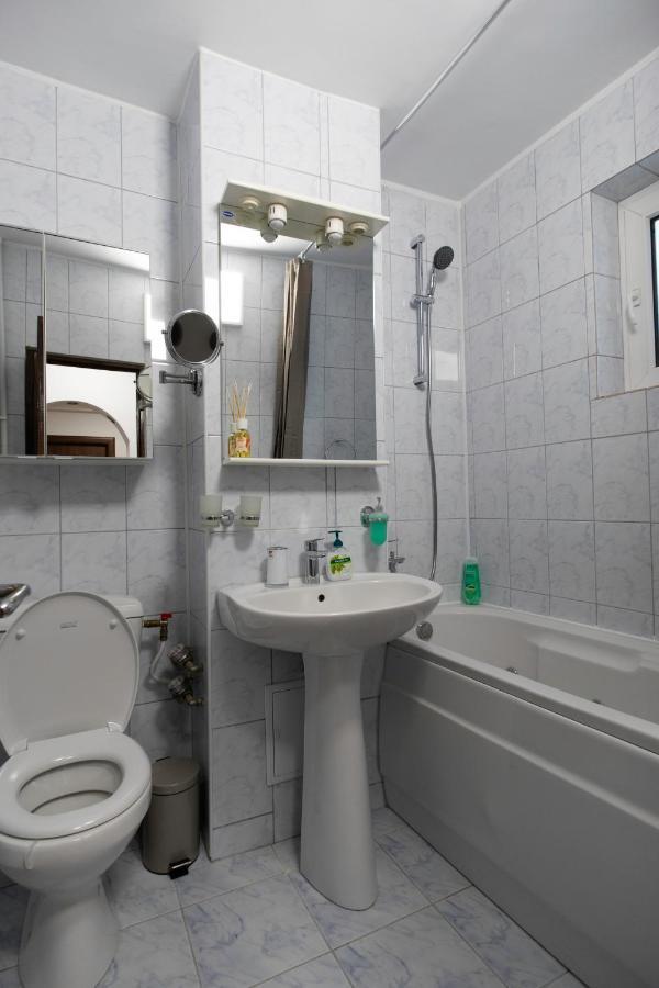 White Glamour Buzău Exteriör bild